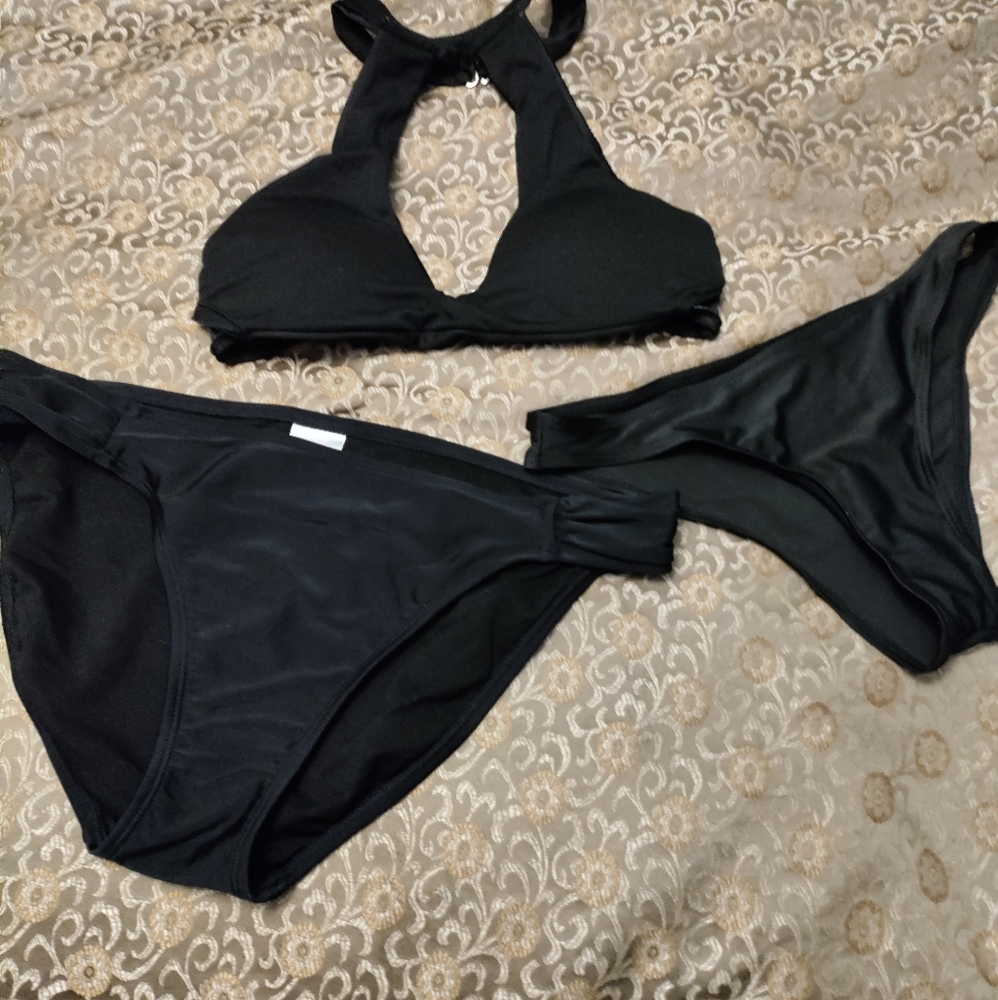 High Neck Keyhole Sexy Bikini Top and 2 black bikini bottoms